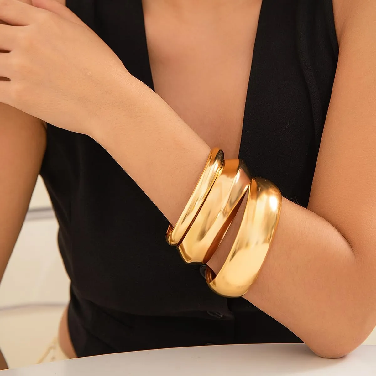 3PCS Chunky Gold Bangle Bracelets for Women Trendy Wide Wrist Cuff Bracelets Stack Statement Bangle Fashion Jewelry Gift