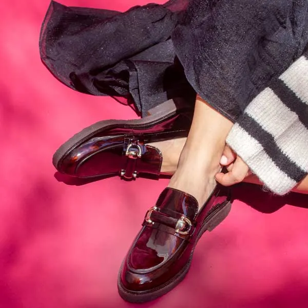 A13002 Brown | patent leather loafer