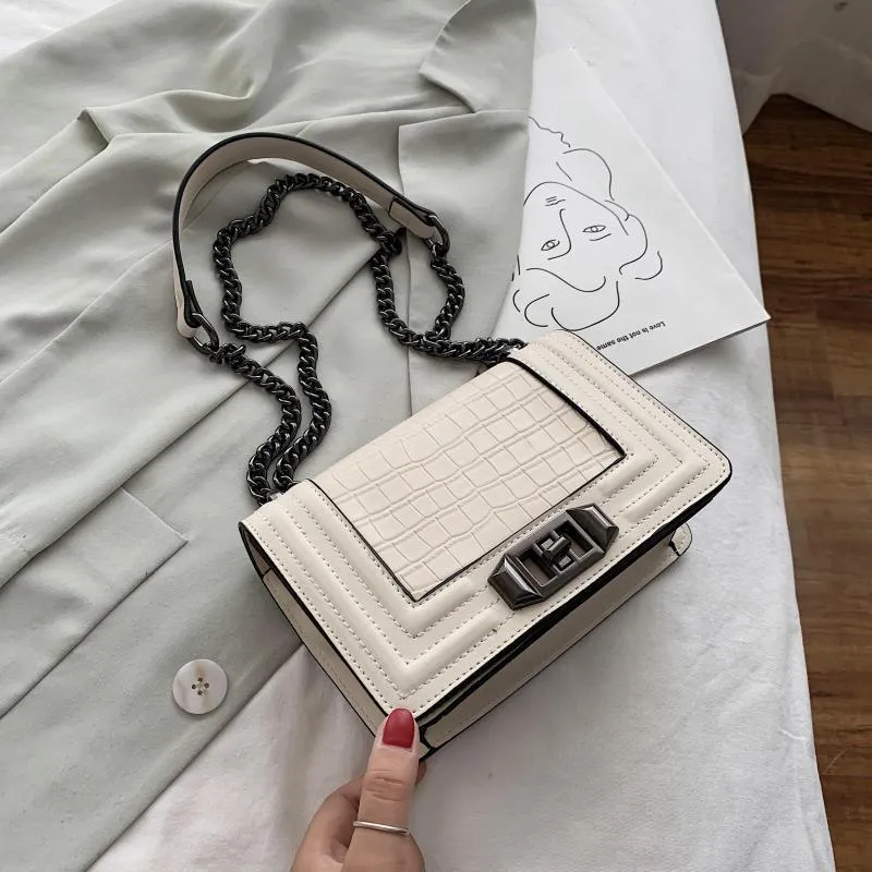 Fashion Retro All-Match Single Shoulder Messenger Bag