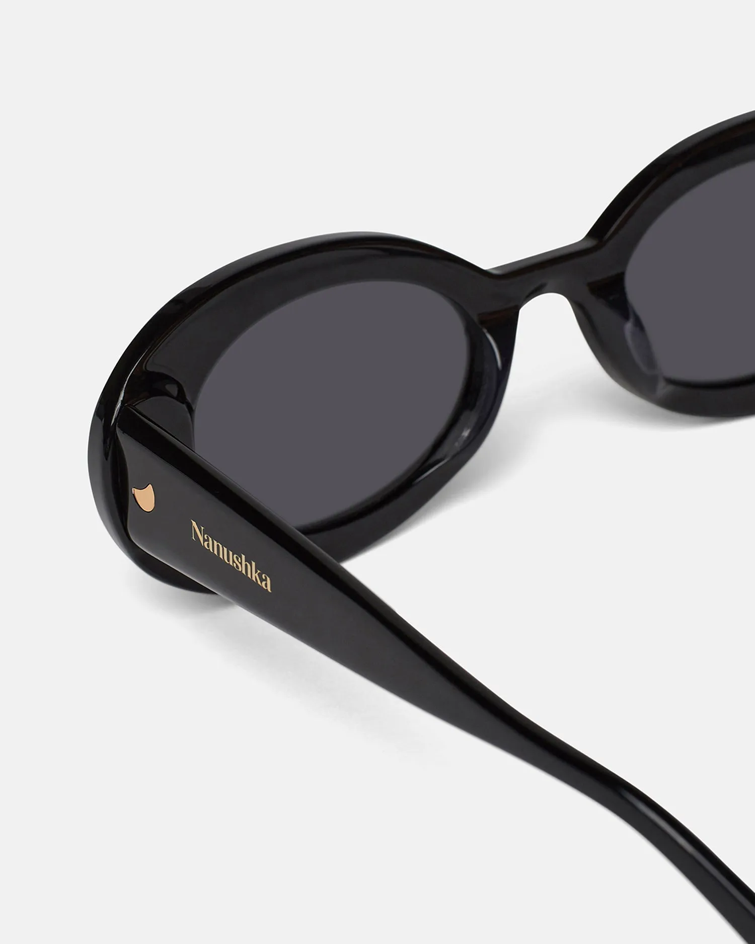 Giva - Bio-Plastic Oval Sunglasses - Black