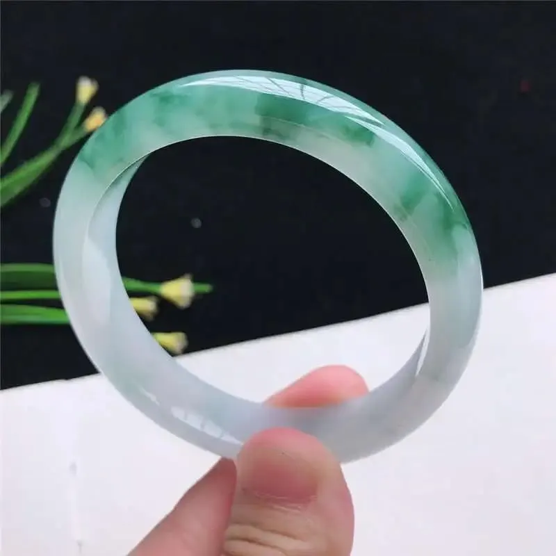 Ice-like Highest-Ranking Imperial Concubine Oval Floating Flowers Jade Bracelet