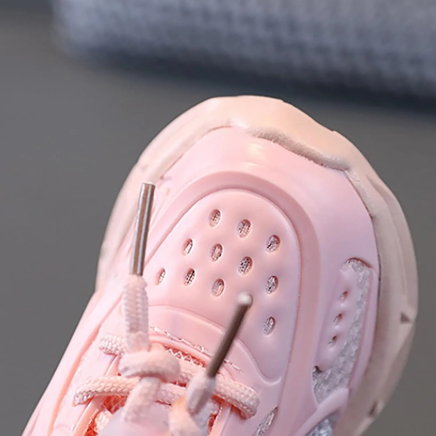 Kids Light-Up Flashing Sneaker Athletic Running Shoes with Strap, Fashionable and Fun for Boys Girls Hot Dress Toddler