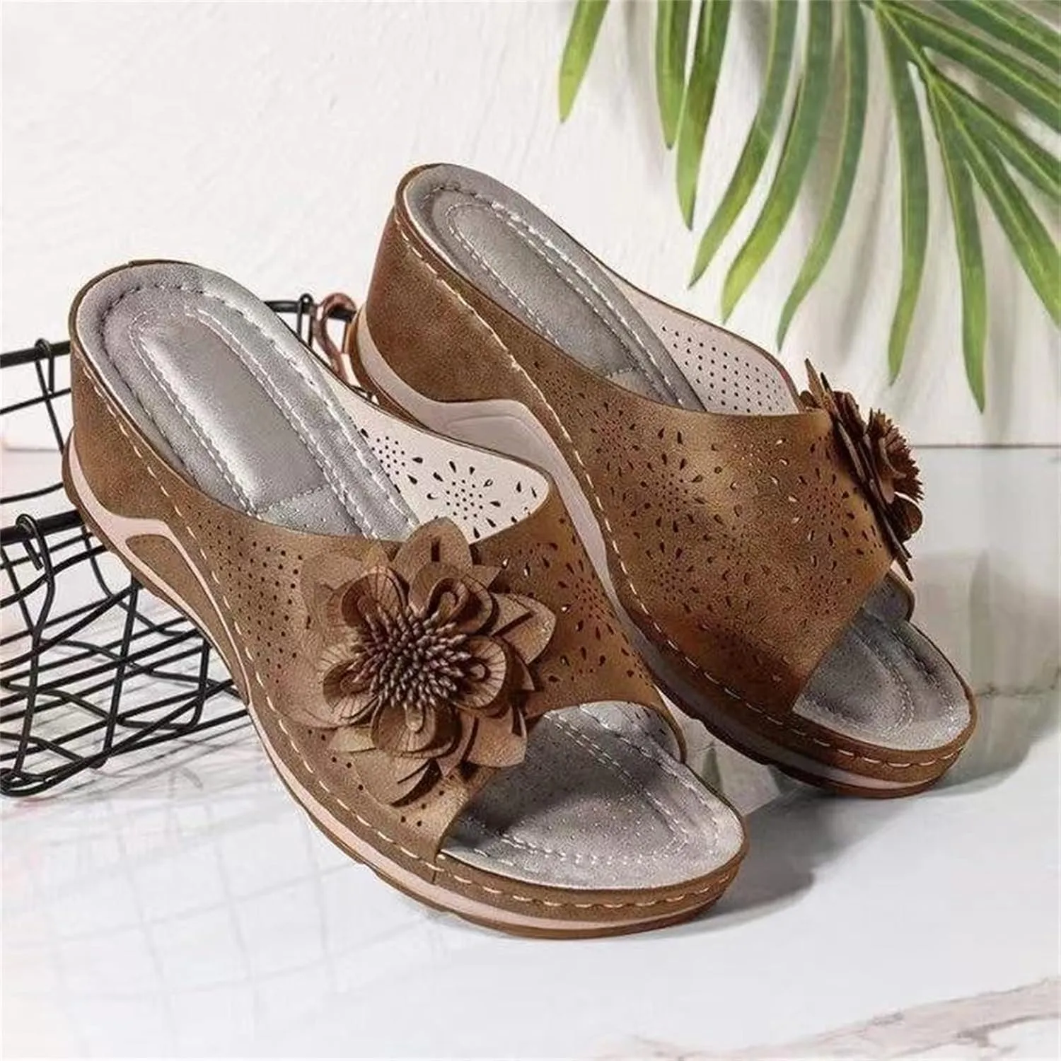 Ladmiple Sandals Women Dressy Comfortable Flat Walking Orthopedic Flip Flops Summer Orthotic Slides with Arch Support 2024