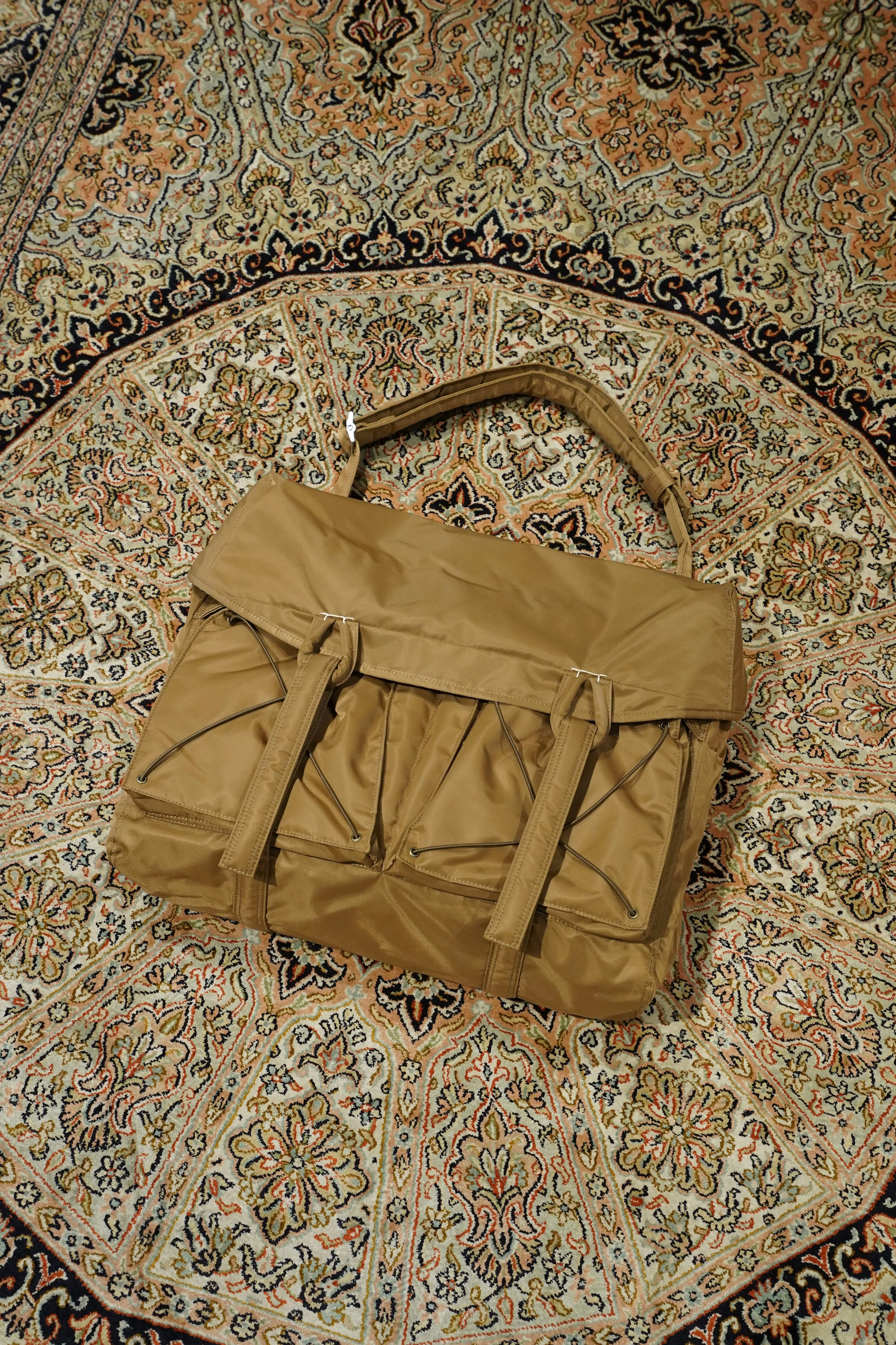 SAGAN VIENNA MESSENGER BAG (COYOTE BROWN)