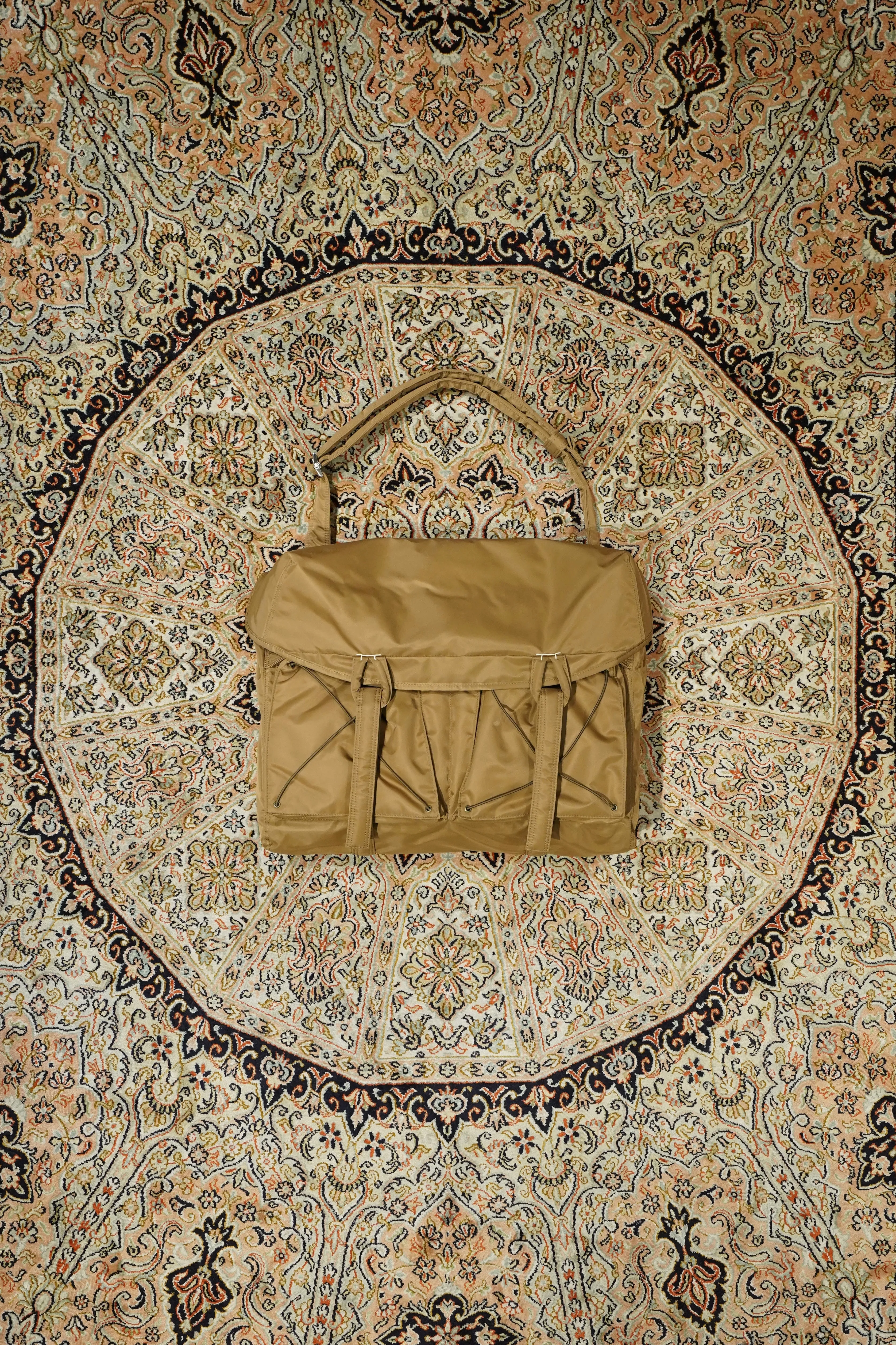 SAGAN VIENNA MESSENGER BAG (COYOTE BROWN)