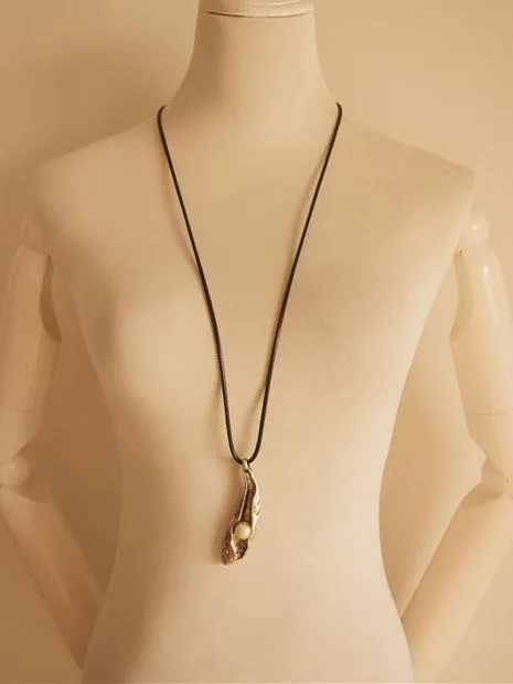 Vintage Pea pod Necklace
