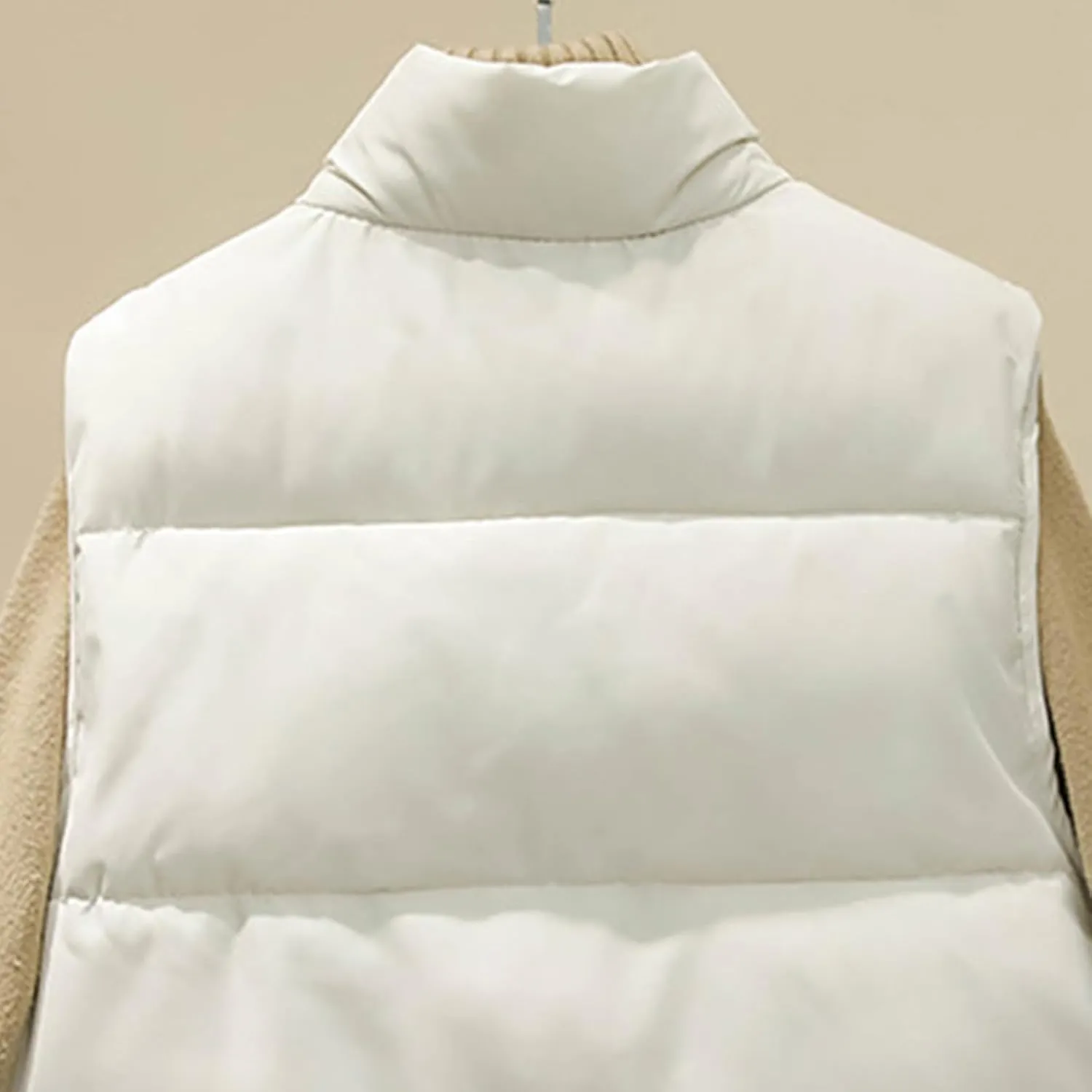 Women's Cropped Puffer Vests Sleeveless Stand Collar Winter Coats Lightweight Quilted Jacket Warm Short Down Coats Vest